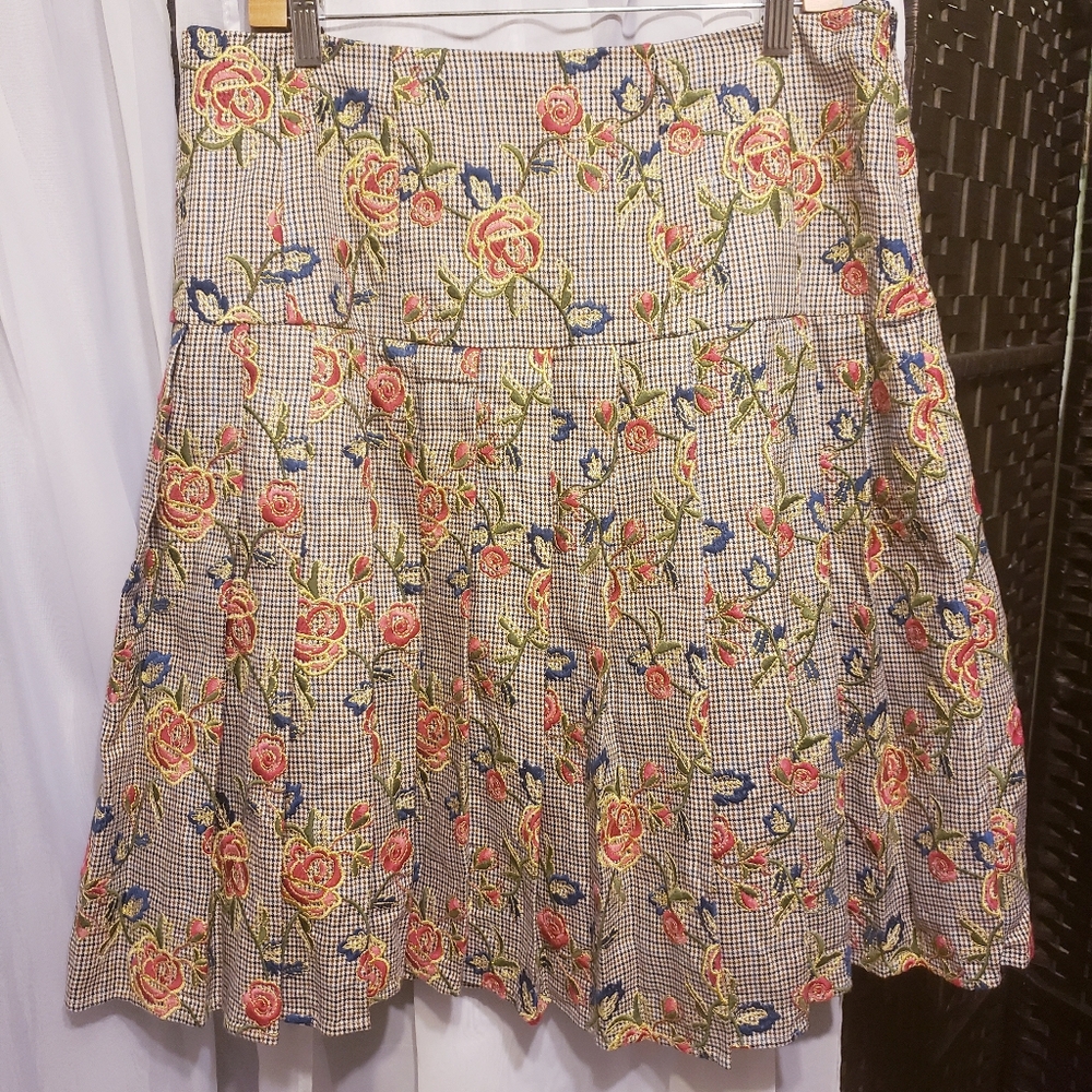 Brooks Brothers Embroidered Pleated Skirt